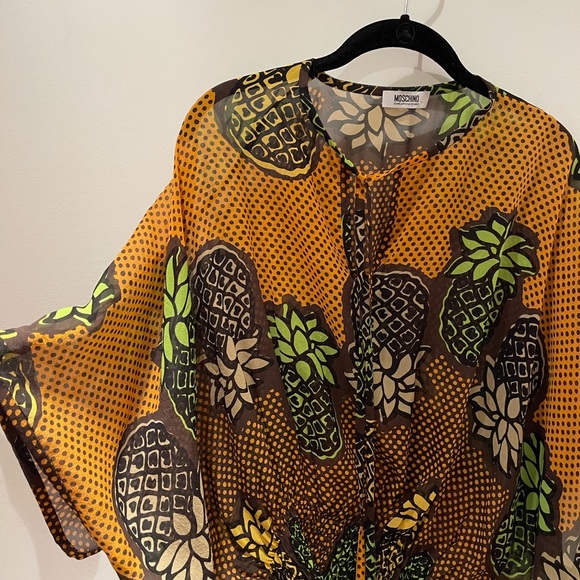 Moschino 100% silk multi-color top. Size 6. (Will fit a M/8, generous fit) - Picture 2 of 9